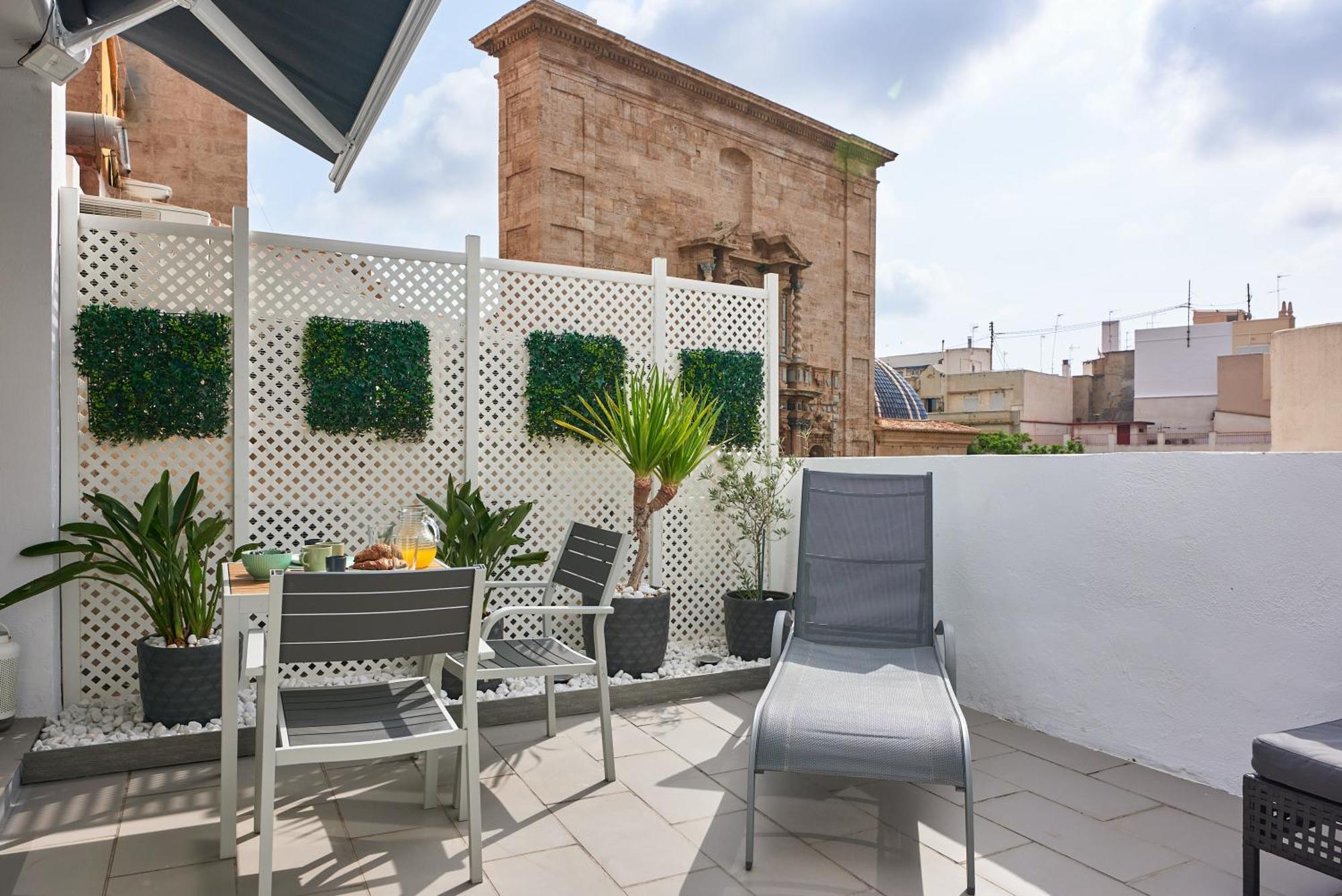 Sunny Cozy Penthouse With A Terrace At Plaza Del Carmen Apartment บาเลนเซีย ภายนอก รูปภาพ